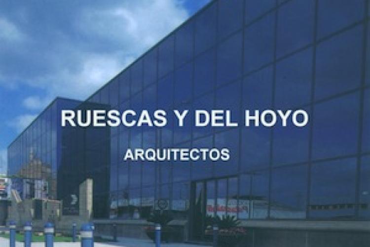 RUESCAS Y DEL HOYO. ARQUITECTOS